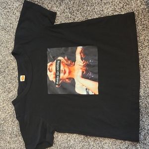 A shirt of Marilyn Monroe shirt